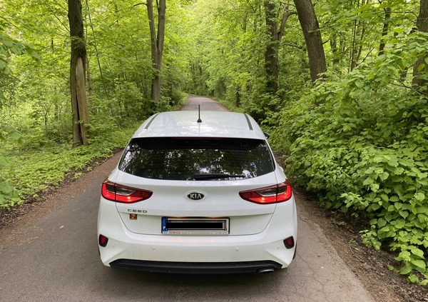 Kia Ceed cena 56900 przebieg: 61000, rok produkcji 2019 z Poznań małe 631